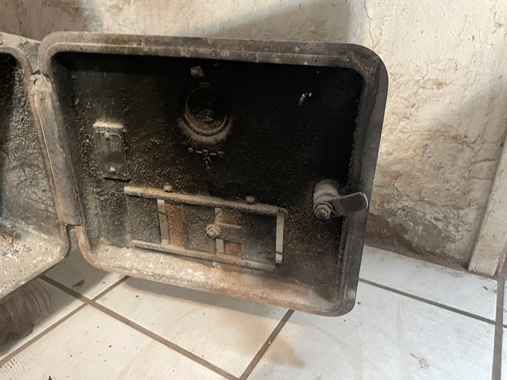 #3737-•-antique-cast-iron-stove/-water-heater-image-11