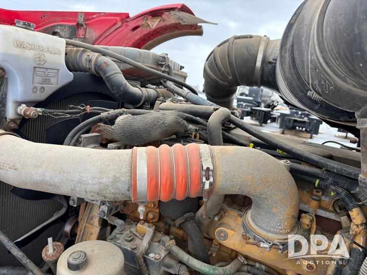 peterbilt-365-image-41