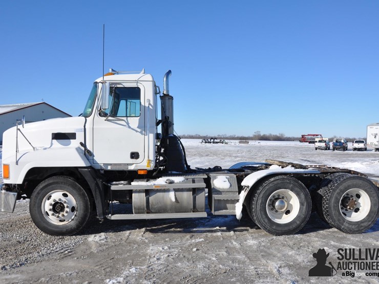 2000-mack-ch613-image-8