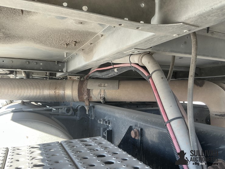 freightliner-coronado-132-image-10