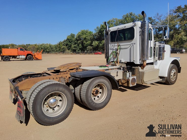 2013-peterbilt-388-image-5