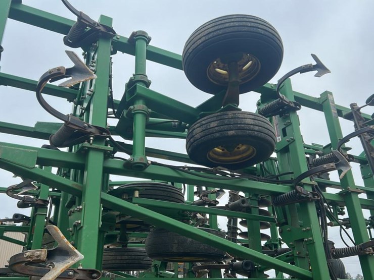 2009-john-deere-2310-image-23