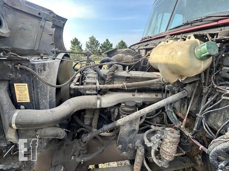 1994-white/gmc-wg64t-image-40