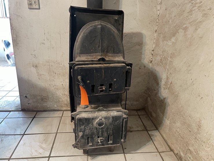 #3737-•-antique-cast-iron-stove/-water-heater-image-2