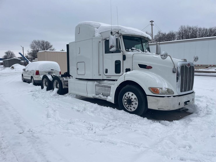 2012-peterbilt-384-image-7