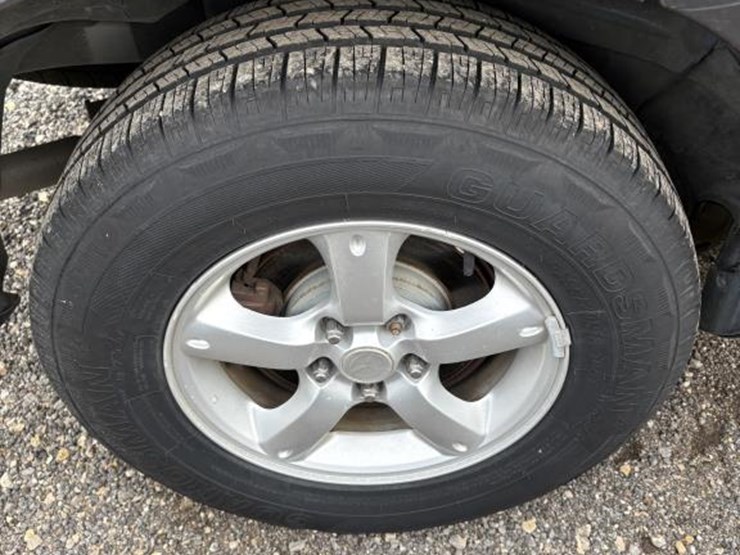 mazda-tribute-image-8