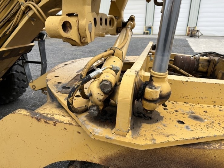 2006-caterpillar-160h-image-36