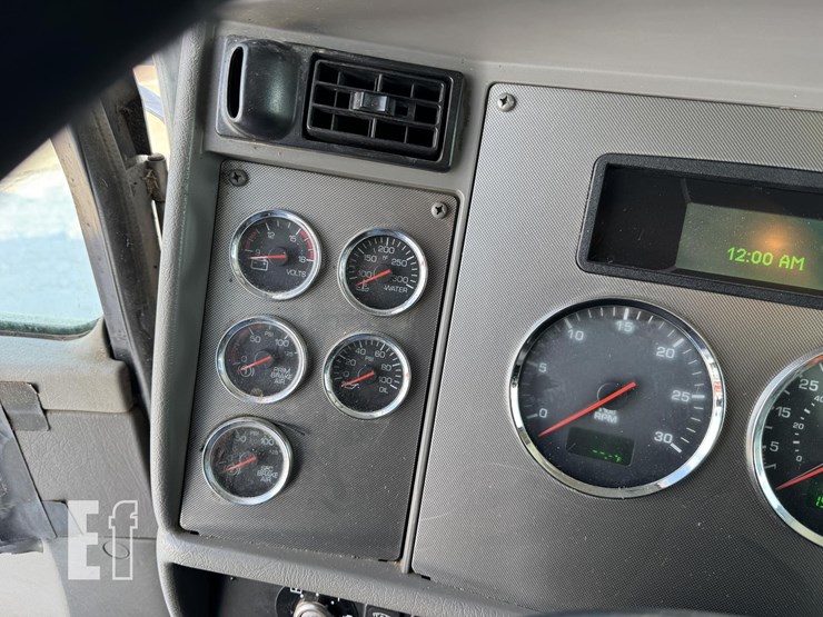 2014-kenworth-t370-image-70