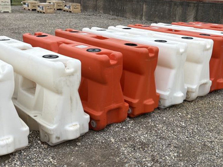 #21-•-(10)-yodack-water-wall-barriers-image-1