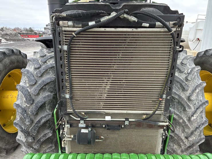 john-deere-8370r-image-63
