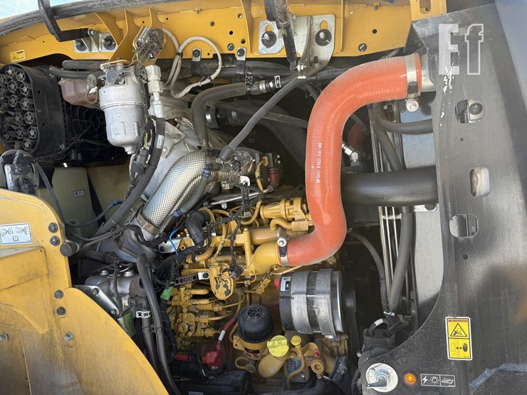 2021-caterpillar-920-image-22