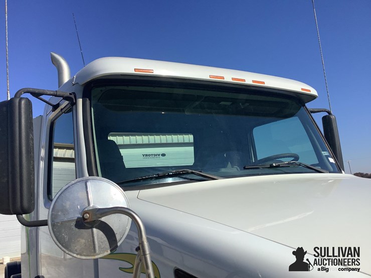 2003-volvo-vnl-t/a-truck-tractor-image-9