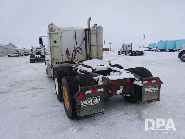 1994-freightliner-fld120-image-26