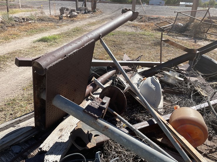 #3729-•-pair-of-trailers-and-scrap-metal-image-22