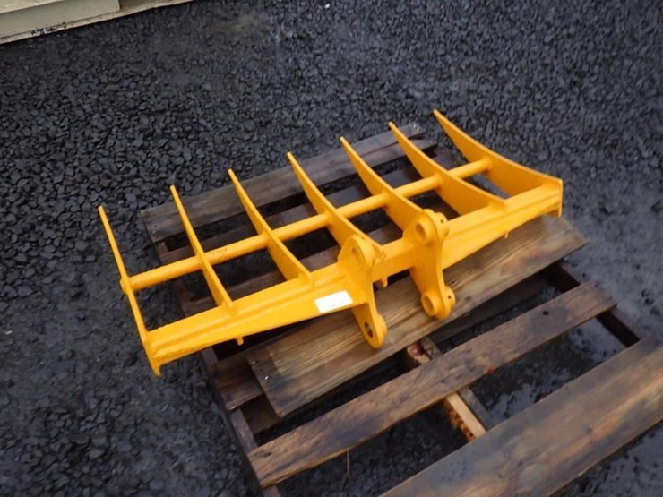 caterpillar-303-image-2