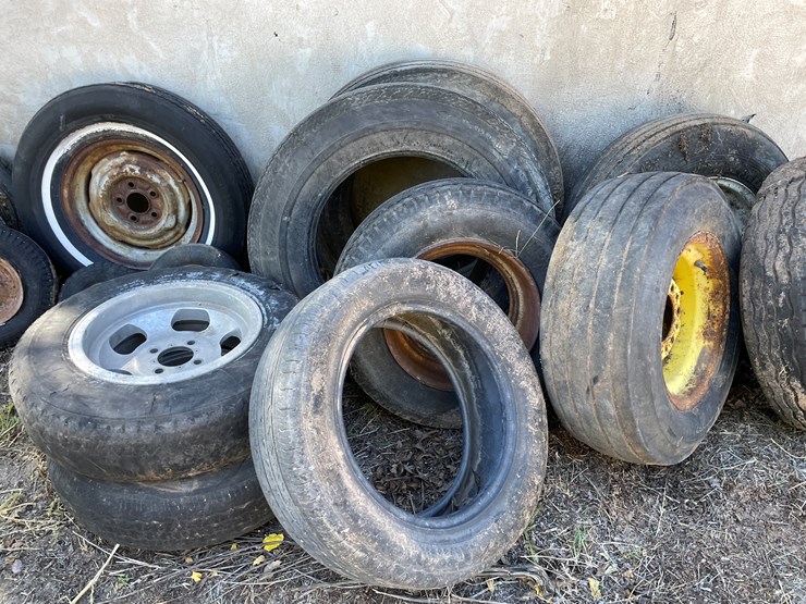 #3699-•-assortment-of-tires-and-wheels-image-3