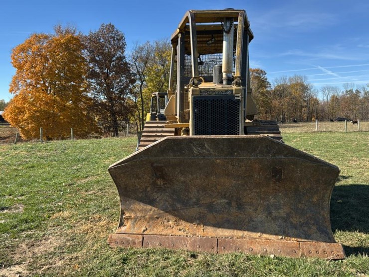 caterpillar-d4h-image-8