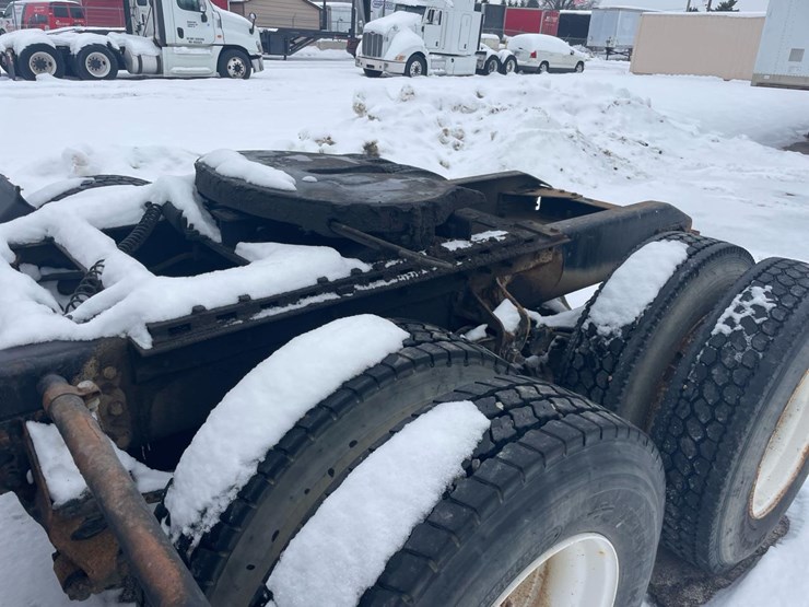 1996-peterbilt-378-image-15