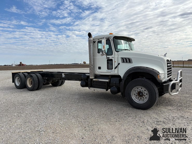 2015-mack-gu433-granite-t/a-cab-&-chassis-image-3