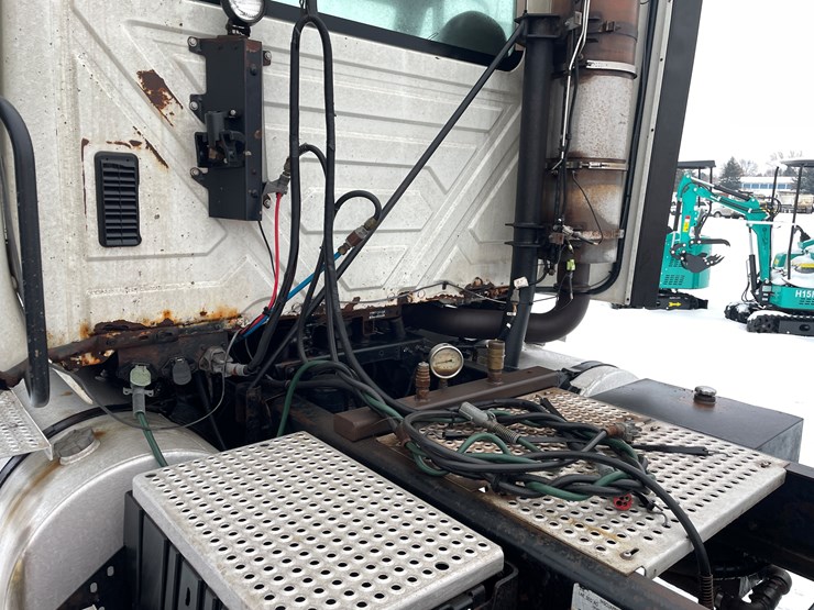 international-prostar-image-15