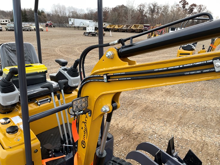 #9211-•-2025-unused-cfg-mini-excavator-image-8