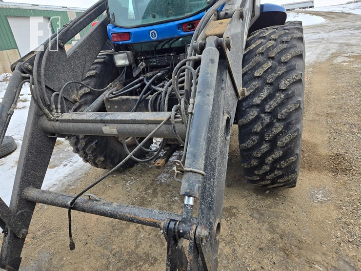 new-holland-tv145-image-11