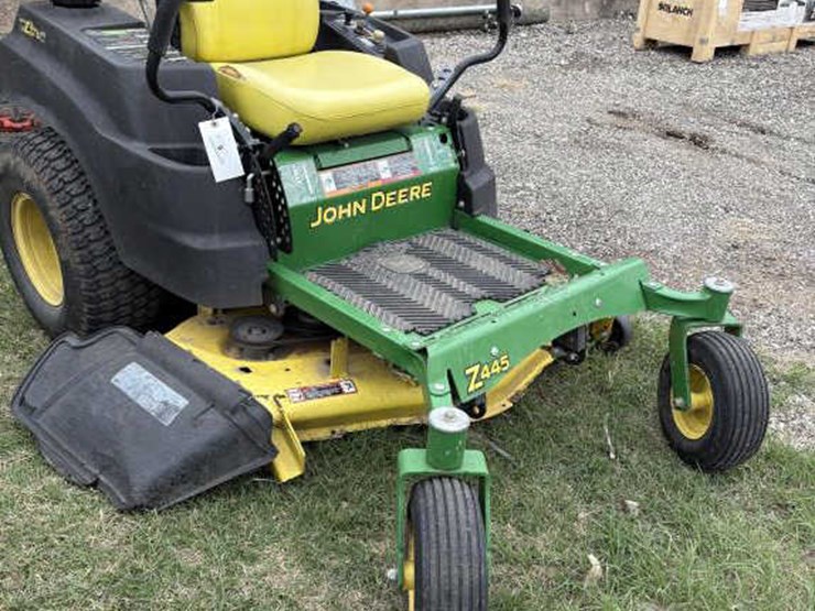 john-deere-z445-image-2