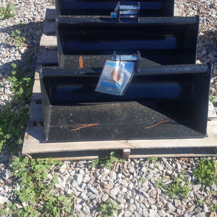 UNUSED 80CM MINI EXCAVATOR BUCKET