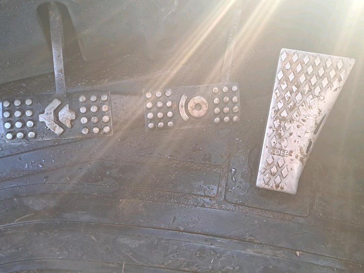 john-deere-748-image-13