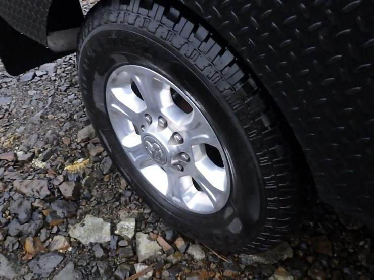 2014-dodge-3500-image-29