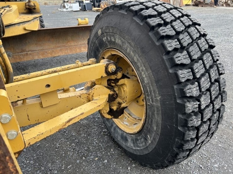 2006-caterpillar-160h-image-9