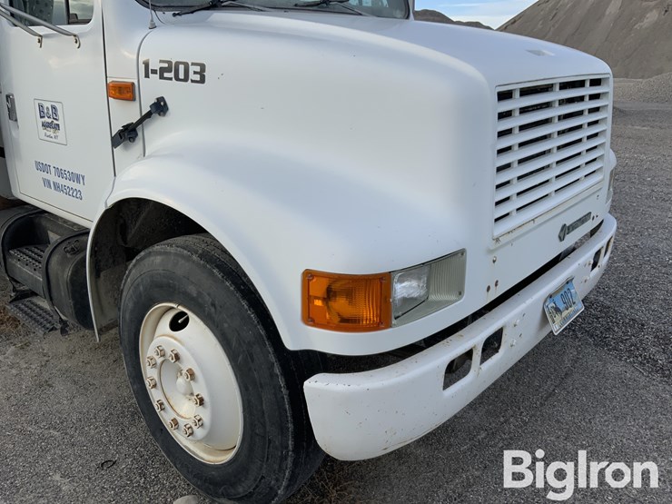 international-4900-image-15