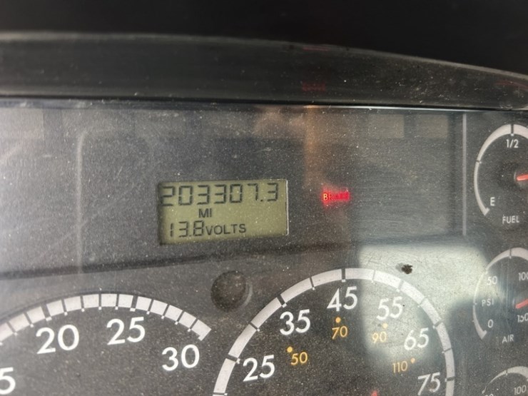 2009-freightliner-m2-s/a-asphalt-patch-truck-image-19