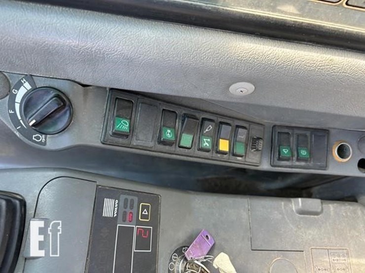 volvo-ec210c-lc-image-48