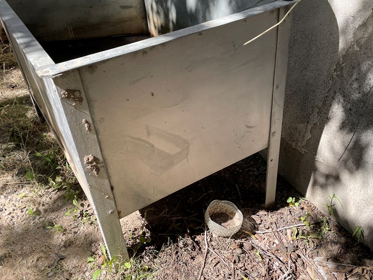 #3669-•-metal-tub-image-4