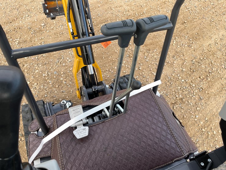 #9205-•-2025-unused-cfg-mini-excavator-image-25