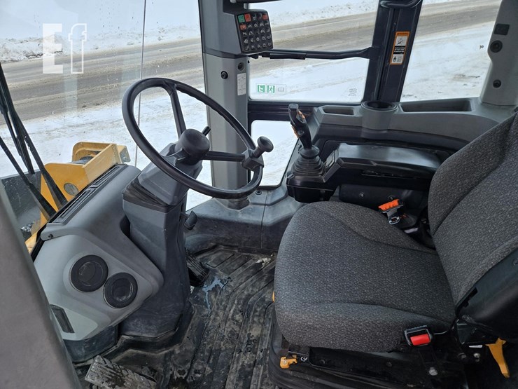 2020-deere-544l-image-15