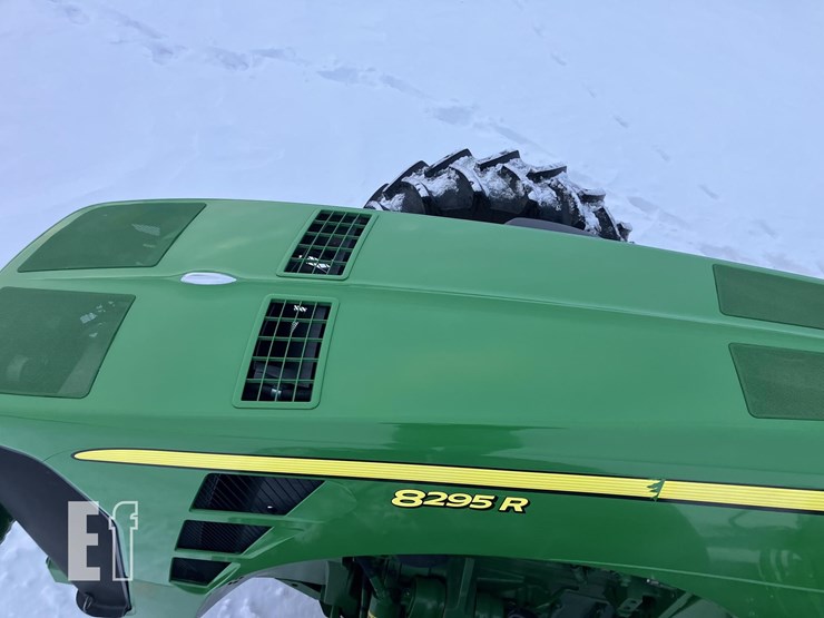 2010-john-deere-8295r-image-54