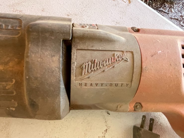 #3674-•-(2)-milwaukee-corded-sawzall's-image-9
