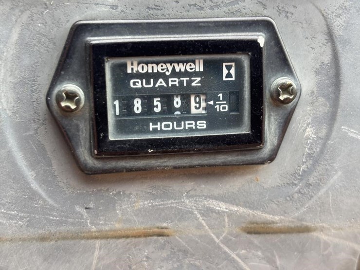 2015-kubota-k008-3-image-43