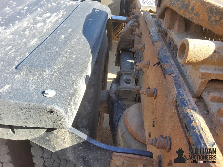 2013-peterbilt-388-image-15