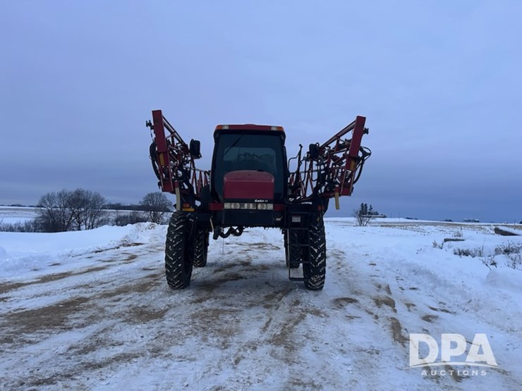case-ih-patriot-3330-image-3