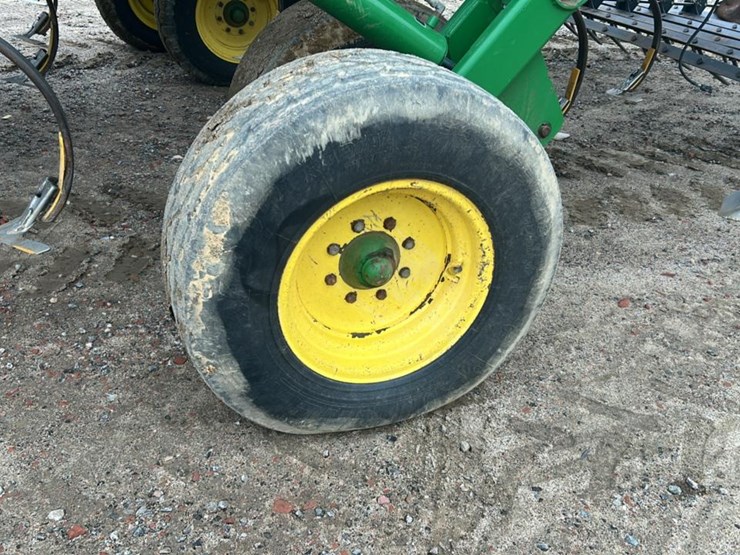 2009-john-deere-2310-image-13