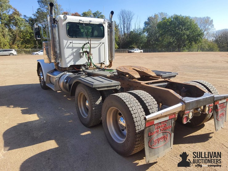 2013-peterbilt-388-image-7