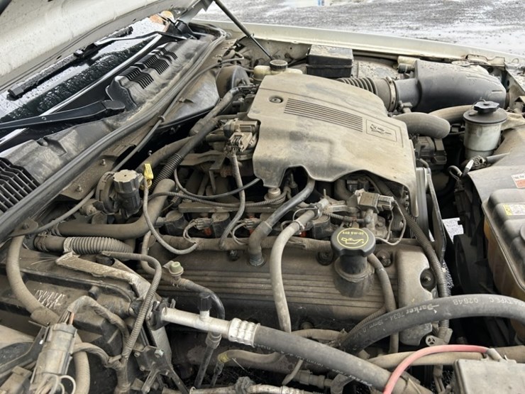 2004-ford-crown-victoria-sedan-image-34