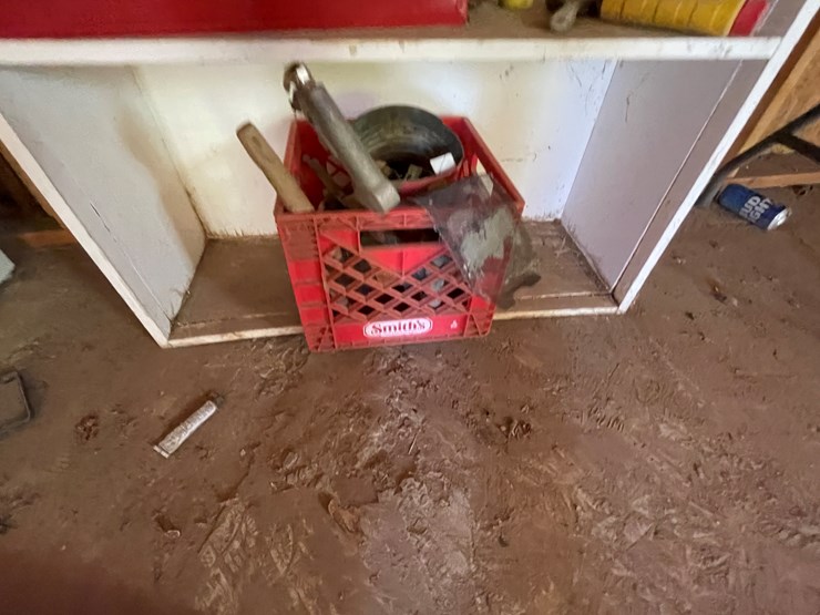 #3685-•-shelf-including-contents-image-2