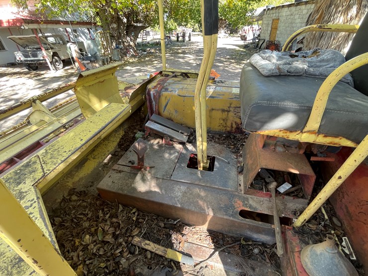 #3653-•-new-holland-swather-image-36