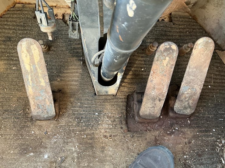 1989-deere-444e-image-25