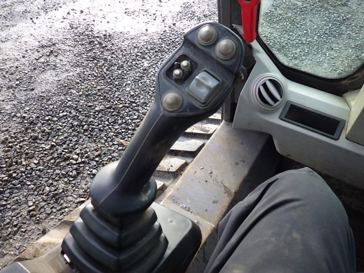 volvo-mct135c-image-23