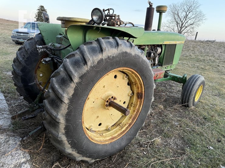 john-deere-4010-image-7